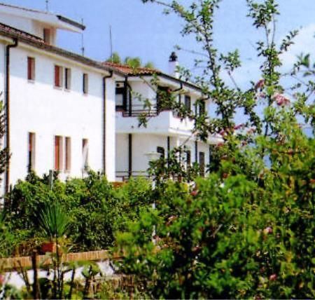 Residence Oasi Бриатико Екстериор снимка